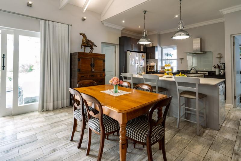 To Let 3 Bedroom Property for Rent in Whale Rock Gardens Western Cape